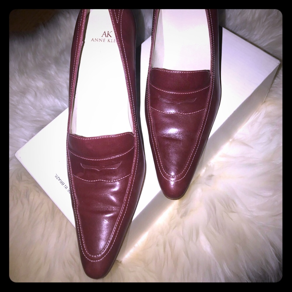 Anne Klein burgundy  loafer heels